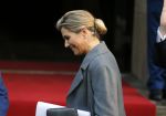 Amsterdam 25 november 2015 
Koninmg Willem Alexander en Koningin Maxima  arriveren bij het paleis op de dam in hun auto (audi A8)