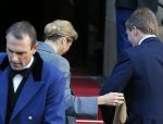 Amsterdam 25 november 2015 
Koninmg Willem Alexander en Koningin Maxima  arriveren bij het paleis op de dam in hun auto (audi A8)