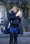 Amsterdam 25 november 2015
Lieke v Lexmond met zoontje Vic aan de wandel.