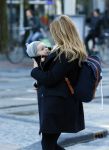 Amsterdam 25 november 2015
Lieke v Lexmond met zoontje Vic aan de wandel.
