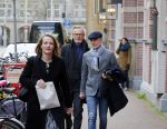 Amsterdam 23 november 2015 
Mart Visser met zijn vriend / partner Jop op straat