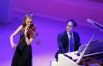 Amsterdam 23 november 2015 
Irene v d Laar stapt uit taxi.5 jaar nieuwe de la mar en 15 jaar de joop en Janine v d Ende foundation. violiste Noa Wildschut