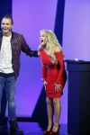 Aalsmeer 27 november 20152e en laatste aflevering van sbs6 programma mindmasters met oa Peter R de Vries Sabia Boulahrouz Patty Brard Patricia Paay Boer Geert en Maarten v d Weijden. Kim Lian v d Meij presenteert het programma. Wegens tegenvallende kijkcijfers werd het programma na twee afleveringen van de tv gehaald. sabia haar drie kinderen Katharina Amaya en Daamin waren aanwezig met de tante (aupair) van Sabia