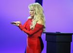 Aalsmeer 27 november 20152e en laatste aflevering van sbs6 programma mindmasters met oa Peter R de Vries Sabia Boulahrouz Patty Brard Patricia Paay Boer Geert en Maarten v d Weijden. Kim Lian v d Meij presenteert het programma. Wegens tegenvallende kijkcijfers werd het programma na twee afleveringen van de tv gehaald. sabia haar drie kinderen Katharina Amaya en Daamin waren aanwezig met de tante (aupair) van Sabia