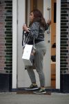 Amsterdam 18 november 2015
Patty Brard doet boodschappen in haar patmobile