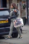 Amsterdam 18 november 2015
Patty Brard doet boodschappen in haar patmobile
