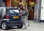 Amsterdam 18 november 2015
Patty Brard doet boodschappen in haar patmobile