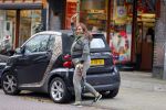 Amsterdam 18 november 2015
Patty Brard doet boodschappen in haar patmobile