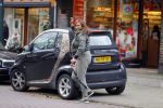 Amsterdam 18 november 2015
Patty Brard doet boodschappen in haar patmobile