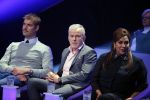 Aalsmeer 27 november 20152e en laatste aflevering van sbs6 programma mindmasters met oa Peter R de Vries Sabia Boulahrouz Patty Brard Patricia Paay Boer Geert en Maarten v d Weijden. Kim Lian v d Meij presenteert het programma. Wegens tegenvallende kijkcijfers werd het programma na twee afleveringen van de tv gehaald. sabia haar drie kinderen Katharina Amaya en Daamin waren aanwezig met de tante (aupair) van Sabia