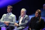 Aalsmeer 27 november 20152e en laatste aflevering van sbs6 programma mindmasters met oa Peter R de Vries Sabia Boulahrouz Patty Brard Patricia Paay Boer Geert en Maarten v d Weijden. Kim Lian v d Meij presenteert het programma. Wegens tegenvallende kijkcijfers werd het programma na twee afleveringen van de tv gehaald. sabia haar drie kinderen Katharina Amaya en Daamin waren aanwezig met de tante (aupair) van Sabia