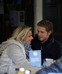 Amsterdam 28 november 2015 
Pieter v d Hoogenband met zijn vriendin Marie JosÃ© Crooijmans op de cornelis schuytstraat