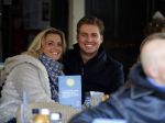 Amsterdam 28 november 2015 
Pieter v d Hoogenband met zijn vriendin Marie JosÃ© Crooijmans op de cornelis schuytstraat
