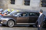 Amsterdam 25 november 2015 
Prins Constantijn arriveert bij het paleis op de dam in zijn auto (audi A6 allroad)