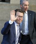Amsterdam 25 november 2015 
Prins Constantijn arriveert bij het paleis op de dam in zijn auto (audi A6 allroad)