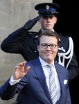 Amsterdam 25 november 2015 
Prins Constantijn arriveert bij het paleis op de dam in zijn auto (audi A6 allroad)