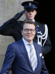 Amsterdam 25 november 2015 
Prins Constantijn arriveert bij het paleis op de dam in zijn auto (audi A6 allroad)