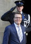 Amsterdam 25 november 2015 
Prins Constantijn arriveert bij het paleis op de dam in zijn auto (audi A6 allroad)