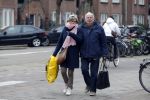 Amsterdam 27 november 2015
Rob v d Meeberg met zijn vrouw op straat