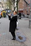 Amsterdam 20 november 2015
Tanja Jess met een kruk op straat.