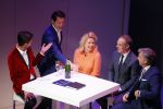 Amsterdam 23 november 2015 
Irene v d Laar stapt uit taxi.5 jaar nieuwe de la mar en 15 jaar de joop en Janine v d Ende foundation. Tjitske Reidinga