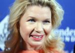 Amsterdam 23 november 2015 
Irene v d Laar stapt uit taxi.5 jaar nieuwe de la mar en 15 jaar de joop en Janine v d Ende foundation. Tjitske Reidinga