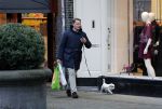 Amsterdam 18 november 2016
Albert Verlinde loopt met zijn hond in Amsterdam zuid