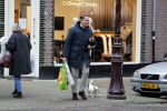 Amsterdam 18 november 2016
Albert Verlinde loopt met zijn hond in Amsterdam zuid