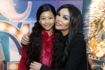 Amsterdam 10 december 2016
Premiere Sing in pathe arena. 
Amanda Balk met haar nichtje Jean Presney en zus