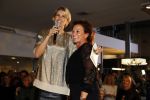 Heteren 23 november 2016
Ladies Night georganiseerd door Porsche centrum Gelderland.
Anouk Smulders presenteerde het event waar geld werd opgehaald voor de stichting Onky Donky van Marlies Boekhoorn