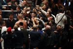 Oberhausen 10 december 2016
Rico Verhoeven wint zijn gevecht met Badr Hari tijdens de GLORY COLLISION in Oberhausen.