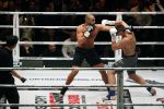 Oberhausen 10 december 2016
Rico Verhoeven wint zijn gevecht met Badr Hari tijdens de GLORY COLLISION in Oberhausen.