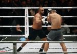 Oberhausen 10 december 2016
Rico Verhoeven wint zijn gevecht met Badr Hari tijdens de GLORY COLLISION in Oberhausen.