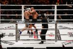 Oberhausen 10 december 2016
Rico Verhoeven wint zijn gevecht met Badr Hari tijdens de GLORY COLLISION in Oberhausen.