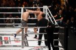 Oberhausen 10 december 2016
Rico Verhoeven wint zijn gevecht met Badr Hari tijdens de GLORY COLLISION in Oberhausen.