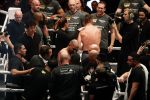 Oberhausen 10 december 2016
Rico Verhoeven wint zijn gevecht met Badr Hari tijdens de GLORY COLLISION in Oberhausen.