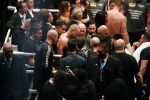 Oberhausen 10 december 2016
Rico Verhoeven wint zijn gevecht met Badr Hari tijdens de GLORY COLLISION in Oberhausen.