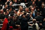 Oberhausen 10 december 2016
Rico Verhoeven wint zijn gevecht met Badr Hari tijdens de GLORY COLLISION in Oberhausen.