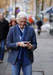 Amsterdam 25 november 2016
Ben Cramer bellend op straat
