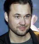 Amsterdam 10 december 2016
Premiere Sing in pathe arena. Boris Titulaer met vrouw en kinderen