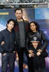 Amsterdam 10 december 2016
Premiere Sing in pathe arena. Boris Titulaer met vrouw en kinderen