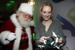 Amsterdam 7 december 2016
Sky radio Christmas tree event met oa Daphne en Emma Deckers Ronald de Boer Gers Pardoel Wilfred Genee Renate Verbaan en Bracha v Doesburgh. Fred v Leer en Manon Meijers zijn de jury. Marlayne Sahupala presenteert het geheel in het college hotel.