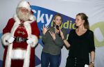 Amsterdam 7 december 2016
Sky radio Christmas tree event met oa Daphne en Emma Deckers Ronald de Boer Gers Pardoel Wilfred Genee Renate Verbaan en Bracha v Doesburgh. Fred v Leer en Manon Meijers zijn de jury. Marlayne Sahupala presenteert het geheel in het college hotel.