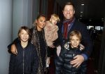 Amsterdam 26 november 2016
20 jaar studio 100 in het ziggodome met oa K3. Dennis v d Geest met vrouw en kinderen