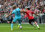 Eindhoven, 18 September 2016 PSV-Feyenoord, eindstand 0-1 Kompetitie Seizoen 2016/2017
Dirk Kuyt Andres Guardado