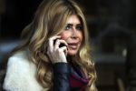 Amsterdam 24 november 2016
Esteel Cruijff op terras in amsterdam zuid met kopje koffie en mobieltje