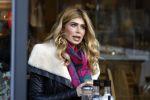Amsterdam 24 november 2016
Esteel Cruijff op terras in amsterdam zuid met kopje koffie en mobieltje