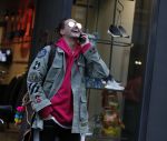 Amsterdam 7 december 2016
Fred v Leer bellend op de pc hooftstraat