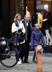 Amsterdam 10 december 2016
Frits Kroymans met zijn ex vriendin Nynke Wynia op de cornelis schuytstraat.