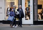 Amsterdam 10 december 2016
Frits Kroymans met zijn ex vriendin Nynke Wynia op de cornelis schuytstraat.